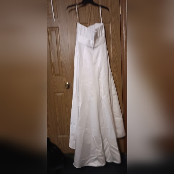 Wedding dress - Picture 6 of 7